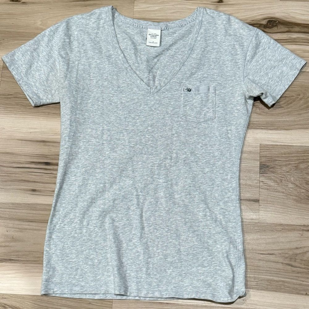 Abercrombie and Fitch Grey Pocket Tee Women’s Medium